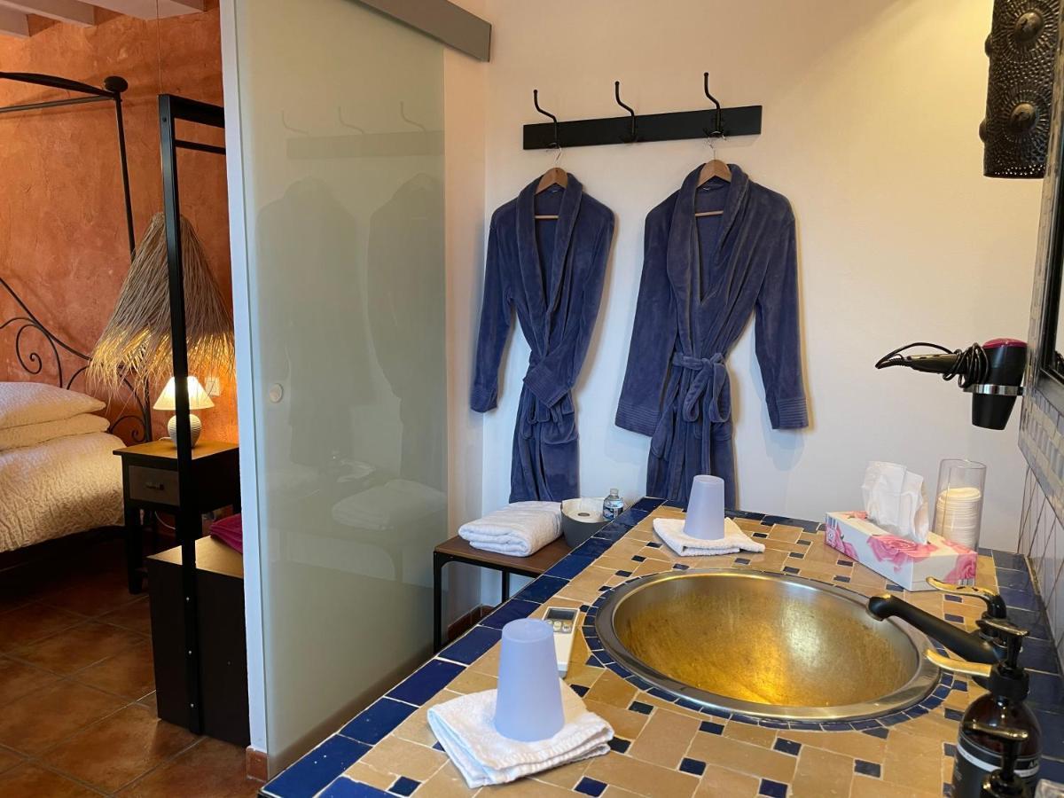 Chambres D Hotes Le Mas Julien Piscine Chauffee Adult Only Orange  Bagian luar foto